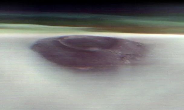 Ηφαίστειο ύψους 19.312χλμ στον Άρη διαπερνά τα σύννεφα - Διαστημική φωτογραφία