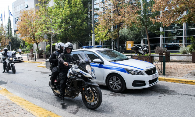 Δύο περιπτώσεις απάτης με λεία πανάκριβα Rolex σε Άλιμο και Πετράλωνα