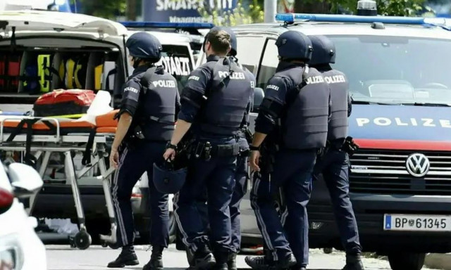 Μακελειό στην Αυστρία: Δραματικά πλάνα από την εκκένωση του σχολείου