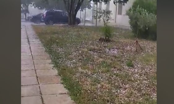 Σφοδρή χαλαζόπτωση στα νότια του λεκανοπεδίου Ιωαννίνων