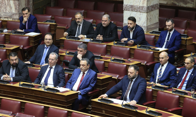 Εκτός Βουλής 3 «Σπαρτιάτες» - Η Βουλή των Ελλήνων για πρώτη φορά με 297 βουλευτές