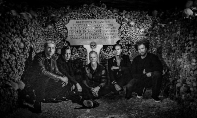 Queens of the Stone Age: Κυκλοφορεί στις πλατφόρμες το «Alive in the Catacombs»