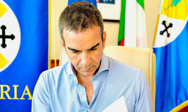 Ιταλία: Ο πρόεδρος της Καλαβρίας ερευνάται για διαφθορά – «Σαν να με έχουν κατηγορήσει για φόνο»