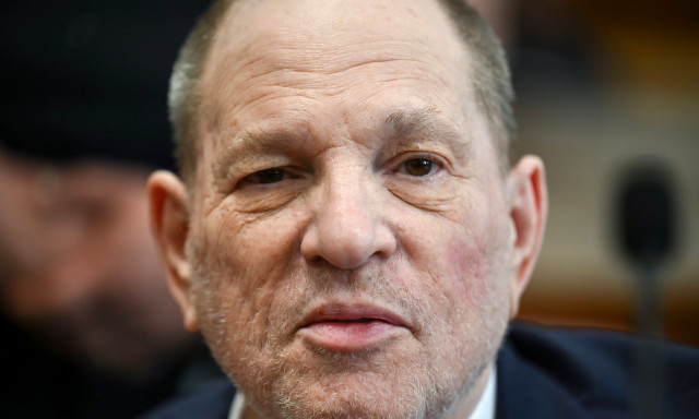 Ένοχος ο Χάρβεϊ Γουάινστιν για σεξουαλική επίθεση στην εκ νέου δίκη του