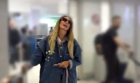 Ενοχλημένη η Αθηνά Οικονομάκου με τους ρεπόρτερ - «Κάτι είχαμε πει, δεν με παρακολουθείτε»