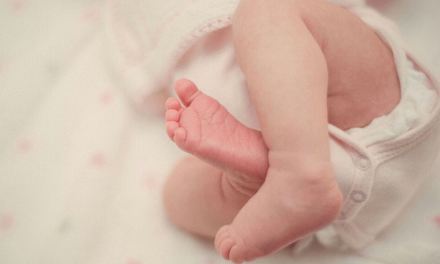 Πάρος: «Πήγαμε στην παραλία πρωί και φύγαμε στις 15:00», περιγράφει η μητέρα του βρέφους που πέθανε