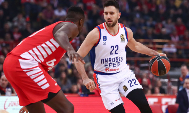 Κατηγορηματική διάψευση Ολυμπιακού για Βασίλιε Μίσιτς