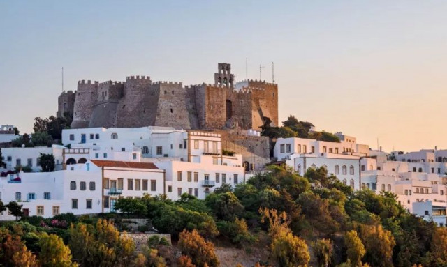 Εξερευνώντας την Πάτμο: Τα 5 αξιοθέατα του νησιού που πρέπει να μπουν στη λίστα σου