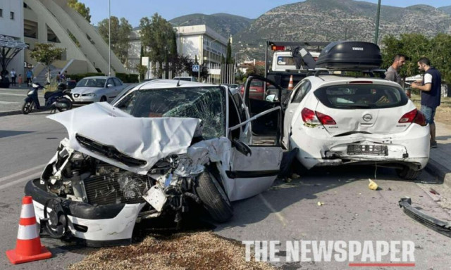 Βόλος: Σφοδρό τροχαίο μετά από «τρελή» πορεία αυτοκινήτου – Έκανε προσπέραση πάνω σε διάβαση