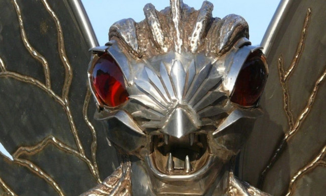 Της έκανε πρόταση γάμου μπροστά από το άγαλμα-τέρας, προάγγελο της καταστροφής