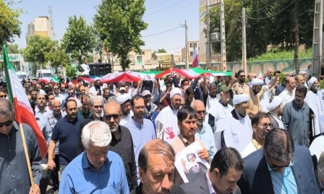 Μεγάλες διαδηλώσεις στους δρόμους του Ιράν - Καλούν για στρατιωτική απάντηση κατά του Ισραήλ