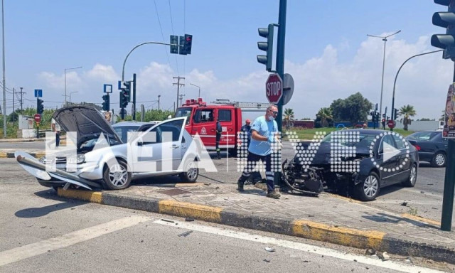 Σοβαρό τροχαίο στην εθνική οδό Πατρών – Πύργου: Σύγκρουση 2 οχημάτων – Στο νοσοκομείο οι τραυματίες