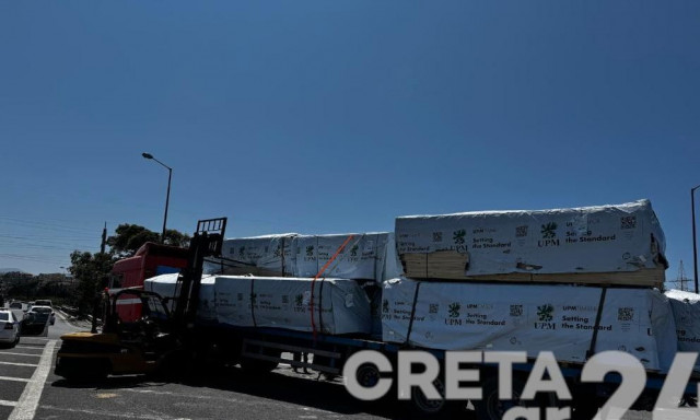 Κρήτη: Βαρύ φορτίο φορτηγού πήρε επικίνδυνη κλίση στον ΒΟΑΚ