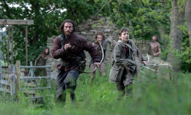 «28 Χρόνια Μετά»: Μυστικά, θαύματα και φρικαλεότητες πέρα από τη γέφυρα