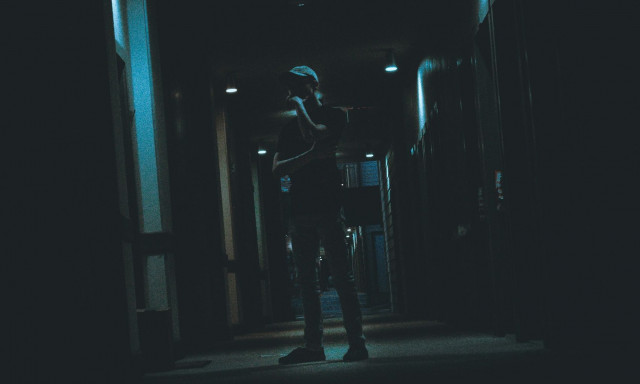 Γλυκά Νερά - Απαγωγή 20χρονου: Τον οδήγησαν σε ερημική περιοχή, τον χτύπησαν και ζήτησαν... συγγνώμη