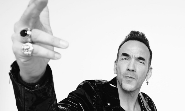 Ο Πάνος Μουζουράκης «Μεγαλώνει» στον Κήπο του Μεγάρου Μουσικής Αθηνών