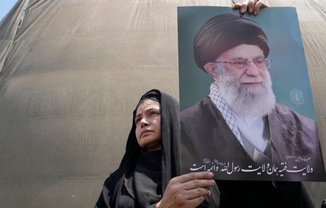 Ο υπουργός Άμυνας του Ισραήλ απειλεί τον Χαμενεΐ: Θα έχει την τύχη του Σαντάμ Χουσεΐν