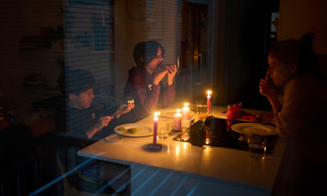 Ισπανία: Βρέθηκε η αιτία του γιγαντιαίου μπλακάουτ της - Οφείλεται σε «φαινόμενο υπερτάσεων»