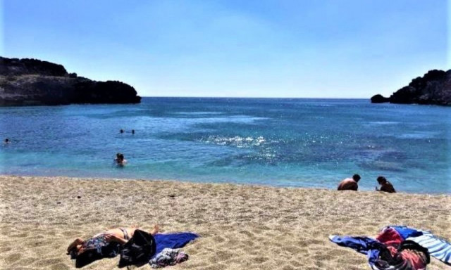 Η κρυφή παραλία Σχοινάρια, ένας θησαυρός κοντά στο Ρέθυμνο