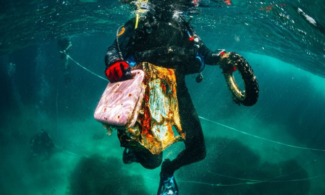 Υποβρύχιοι και παράκτιοι καθαρισμοί στη Μυτιλήνη: Εξίμισι τόνοι σκουπιδιών συγκεντρώθηκαν