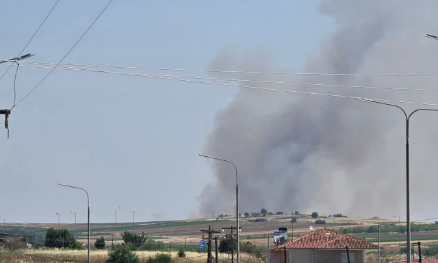 Φωτιά στο Διδυμότειχο - Καίει σε αγροτική περιοχή