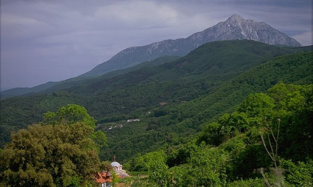 Άγιον Όρος: Διάσωση άνδρα από το όρος Άθω: Τον παρέλαβε ελικόπτερο και μεταφέρθηκε στο νοσοκομείο