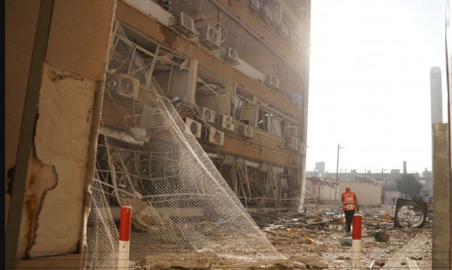 Πυραυλική επίθεση στο Ισραήλ: Οι Ιρανοί χτύπησαν το νοσοκομείο της Μπερ Σεβά