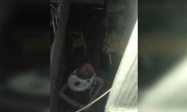 Θεσσαλονίκη: «Το βράδυ είχε πολλή ζέστη, μισή ώρα αφήσαμε το μωρό έξω», λένε οι γονείς του βρέφους