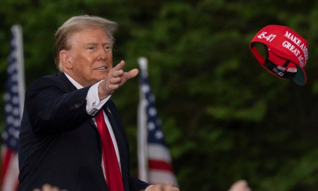 Σάλος στο στρατόπεδο MAGA: Το Ιράν διχάζει τους «πιστούς» του Τραμπ