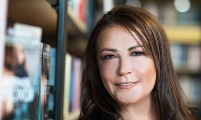 Ο κορσές της Σταχτοπούτας»: Νέο βιβλίο από την καταξιωμένη συγγραφέα, Θεοφανία Ανδρονίκου Βασιλάκη