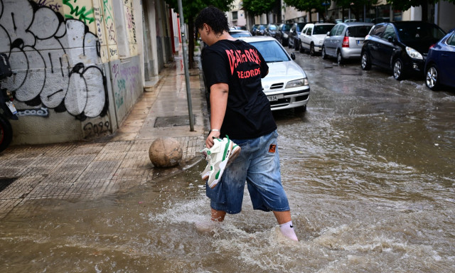 Καιρός: Ξεκίνησε η κακοκαιρία εξπρές - Πού θα χτυπήσει τις επόμενες ώρες