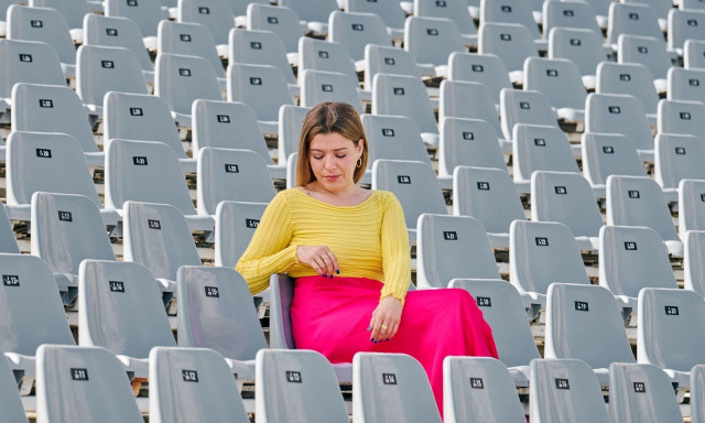 Ιουλία Καραπατάκη: Με φόρα και χαμόγελο στο Κατράκειο Θέατρο Νίκαιας