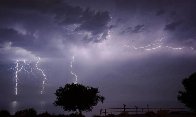 Καιρός: Ξεκινάει το διήμερο της έντονης κακοκαιρίας – Πότε θα επιστρέψουν τα 37άρια