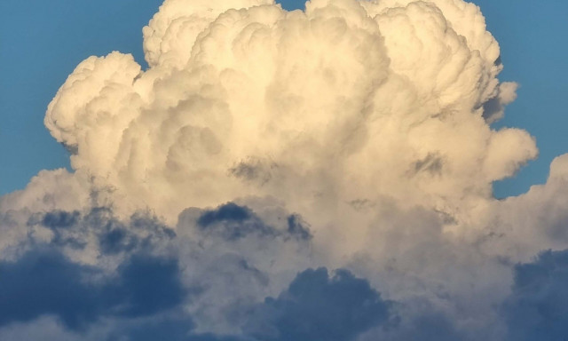 Καιρός: Έρχονται νέφη Cumulonimbus τις επόμενες ώρες - Έντονα φαινόμενα σε Αττική και 5 περιοχές