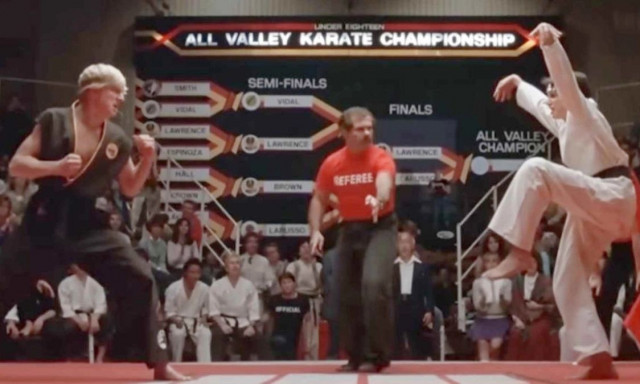 Ο λόγος που ο Κλιντ Ίστγουντ «πολέμησε» το «Καράτε Κιντ» και ο μύθος με τον Τσακ Νόρις