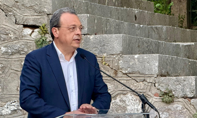 Σφοδρή επίθεση Φάμελλου: «Φτωχούς εργαζόμενους και καρτέλ φτιάχνει ο κ. Μητσοτάκης»