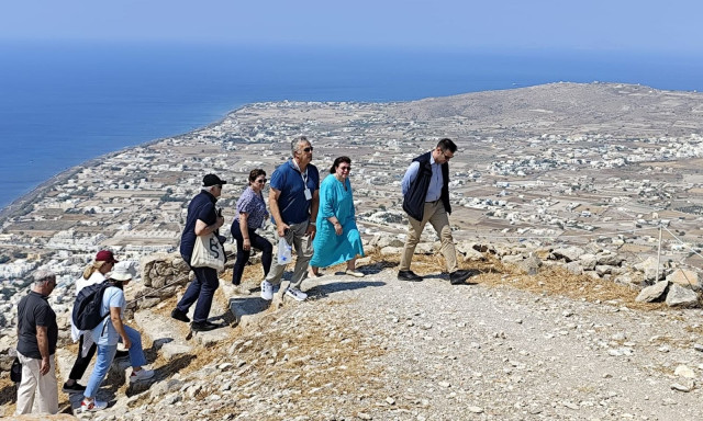 Λίνα Μενδώνη: Αυτοψία στην Αρχαία Θήρα και τον οικισμό του Ακρωτηρίου