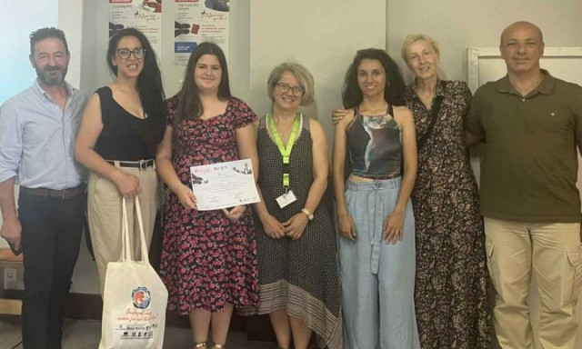 Η μαθήτρια από το Ρέθυμνο που πήρε το πρώτο βραβείο σε φωτογραφία με τον Ψηλορείτη