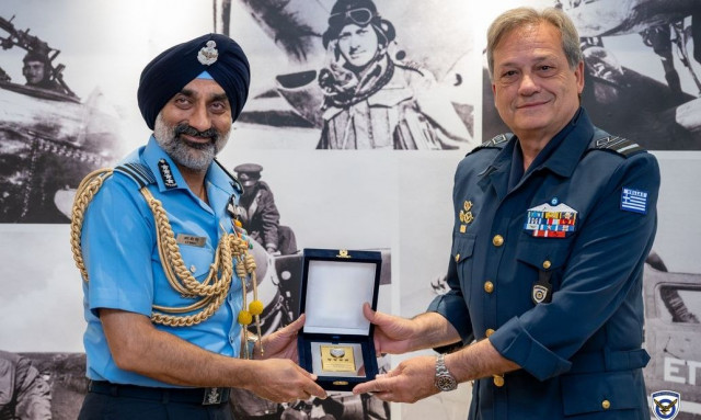 Ο Αρχηγός της Πολεμικής Αεροπορίας της Ινδίας καλεσμένος στο ΥΠΕΘΑ - Αναβαθμίζεται η συνεργασία