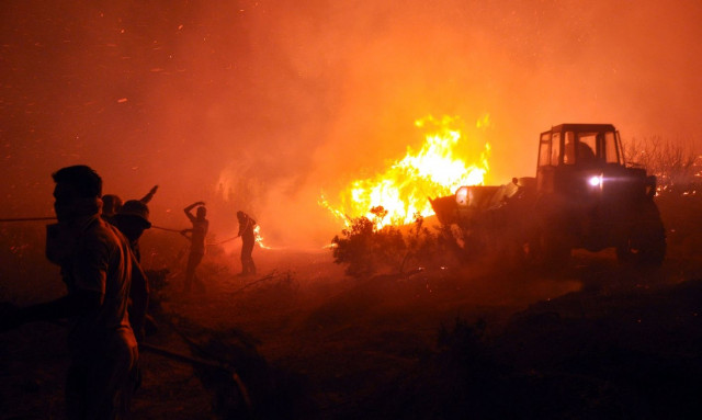 Φωτιά στη Χίο: Νέο μήνυμα 112 για εκκενώσεις χωριών
