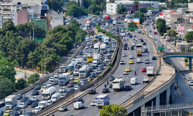 Κίνηση στους δρόμους: Στο «κόκκινο» Κηφισός και Αττική οδός