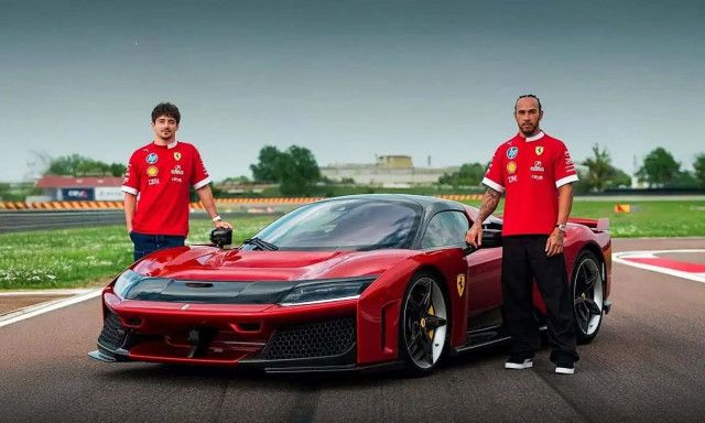 Ο Lewis Hamilton έμεινε με το στόμα ανοιχτό με τη Ferrari F80