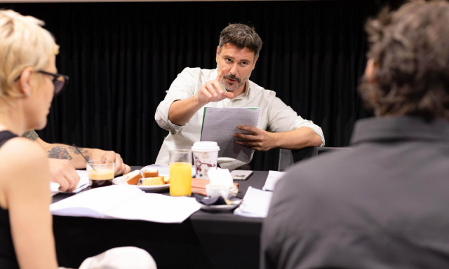 «Γιατί ρε πατέρα;»: Η νέα κωμωδία του ΑΝΤ1 με τον Μιχάλη Λεβεντογιάννη