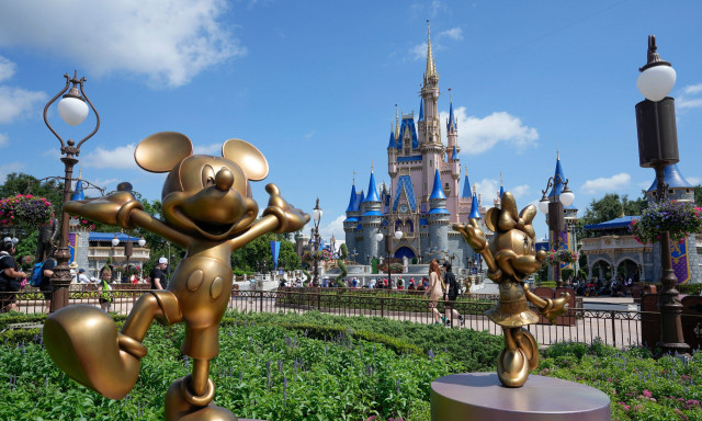 Γαλλία: Παιδόφιλος συνελήφθη αφού οργάνωσε γάμο με... 9χρονη στην Disneyland