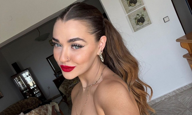 Η εκρηκτική Ρεθεμνιώτισσα που μπαίνει δυναμικά στη Μουσική Σκηνή