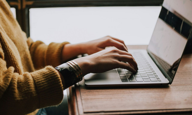 Οικογενειακή επιχείρηση απάτης: «Έφαγε» πάνω 5,5 εκατομμύρια με εταιρείες «φαντάσματα»