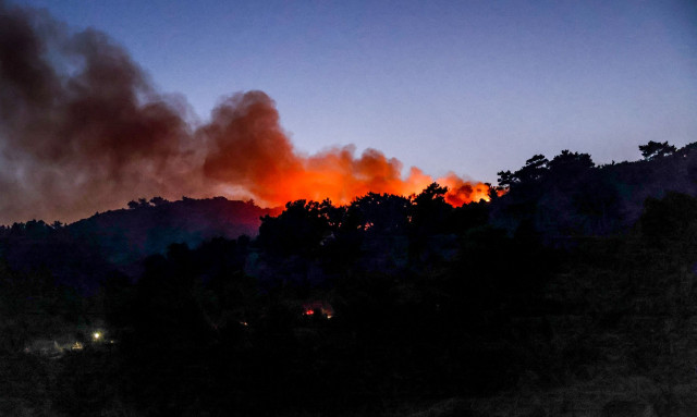 Φωτιά στη Χίο: Από ένα τσιγάρο ξεκίνησε η πυρκαγιά σε ένα από τα μέτωπα, ισχυρίστηκε η Γεωργιανή