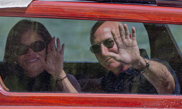 Τζεφ Μπέζος: Έφτασε στην Βενετία για τον πολυτελή του γάμο με την Λόρεν Σάντσεζ