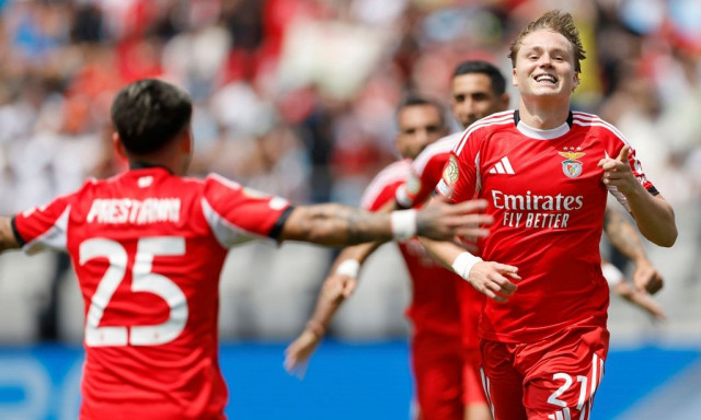 Παγκόσμιο Κύπελλο Συλλόγων: Η Μπενφίκα του Παυλίδη πήρε την πρωτιά από την Μπάγερν Μονάχου