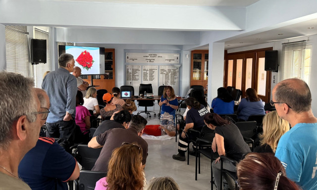 Εκπαίδευση ΚΑΡΠΑ από τον Ιατρικό Σύλλογο Πειραιά στους εργαζομένους του Δήμου